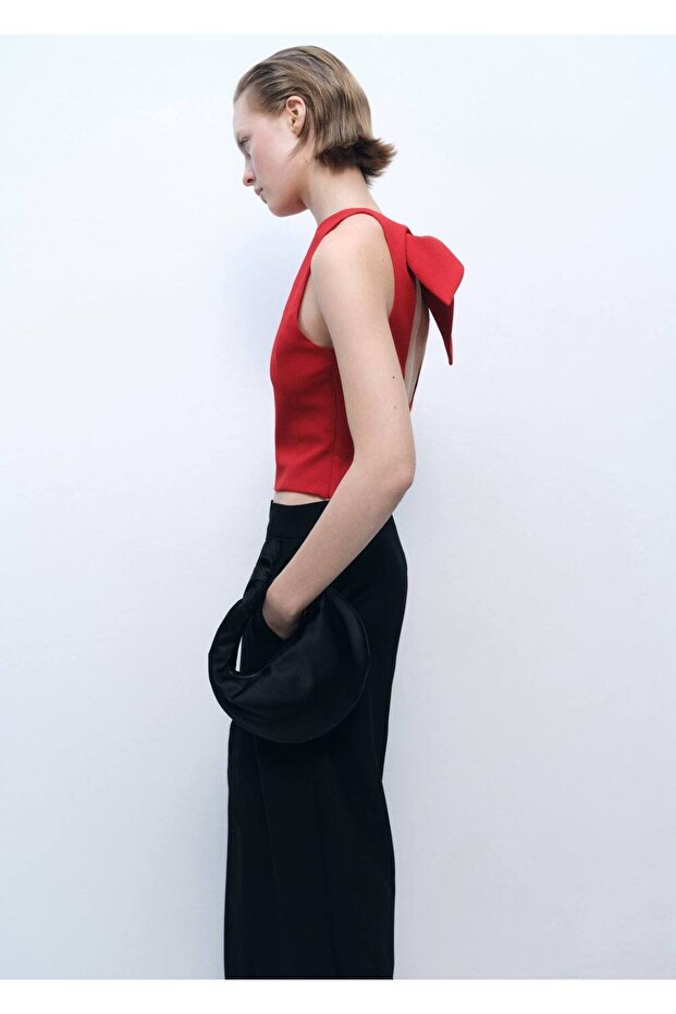 Kurze Bluse mit Rückenbindung - 5