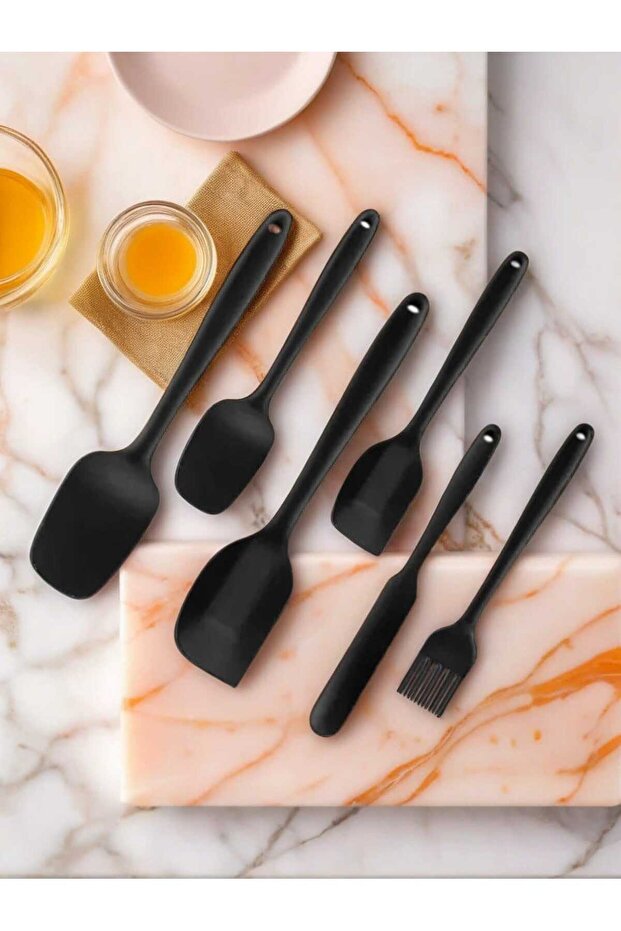 Set of 6 Black Fireproof and Non-Stick Silicone Spatulas, Practical Use in the Kitchen