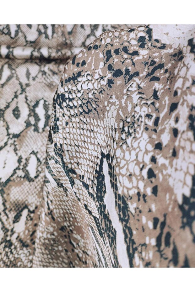 Crocodile Pattern Thin Satin Width: 145 - 5