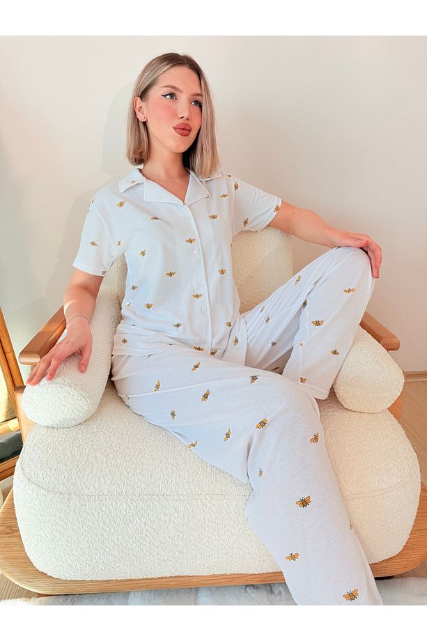 Ekru Minik Arı Desenli Pamuklu Kısa Kol Gömlek Yaka Pijama Takımı - 4