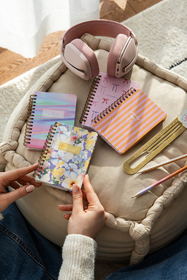 9X14 cm Hard Cover Spiral Straight-Line Unlined 4-Pocket Notepad Set - Ribbon