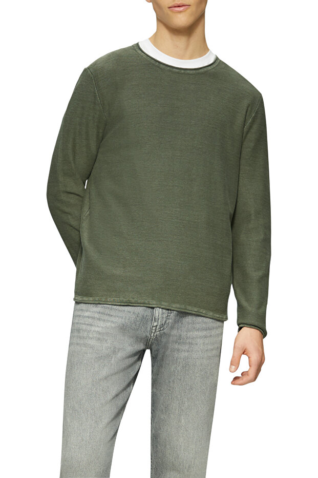 Gewaschener Strickpullover mit Rollsaum - 1