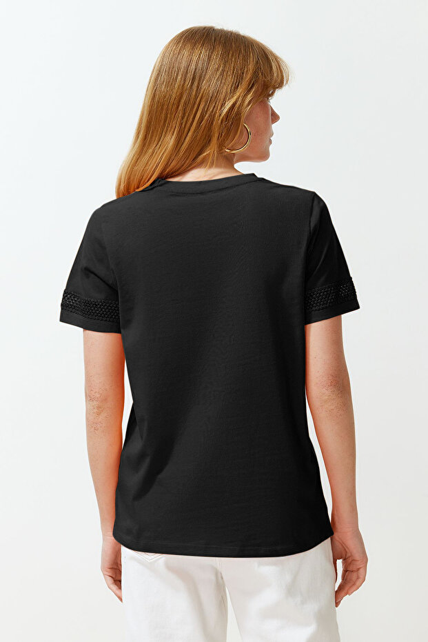 Siyah Kalın Pamuklu Aksesuar Detaylı Basic/Regular Kalıp Örme T-Shirt TWOSS24TS00048 - 6
