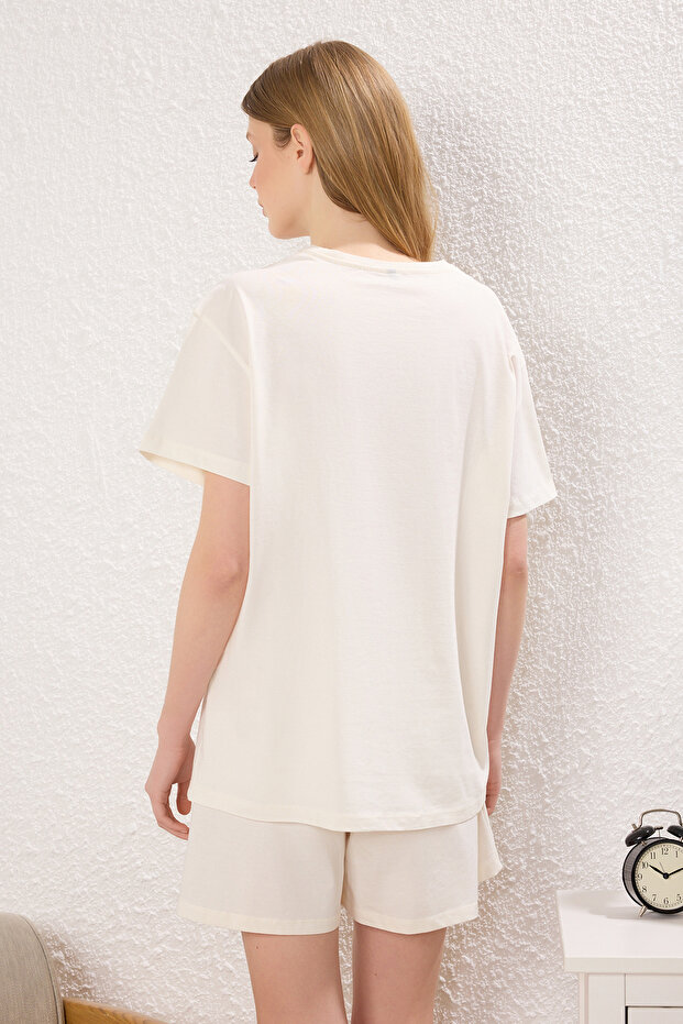 Ekru %100 Pamuklu Ayıcıklı Sloganlı Şortlu Örme Pijama Takımı THMSS25PT00349 - 4