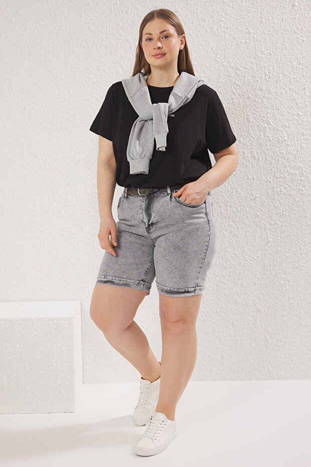 Gri Yüksek Bel Beli Lastikli Denim Büyük Beden Şort TBBSS25AP00021 - 1