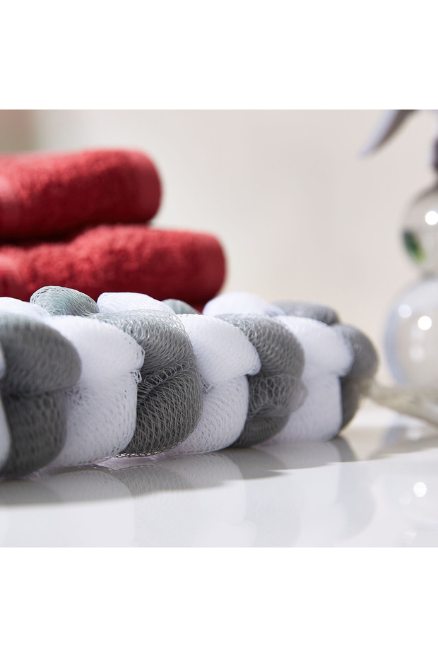 فرك الظهر بالحمام - 2