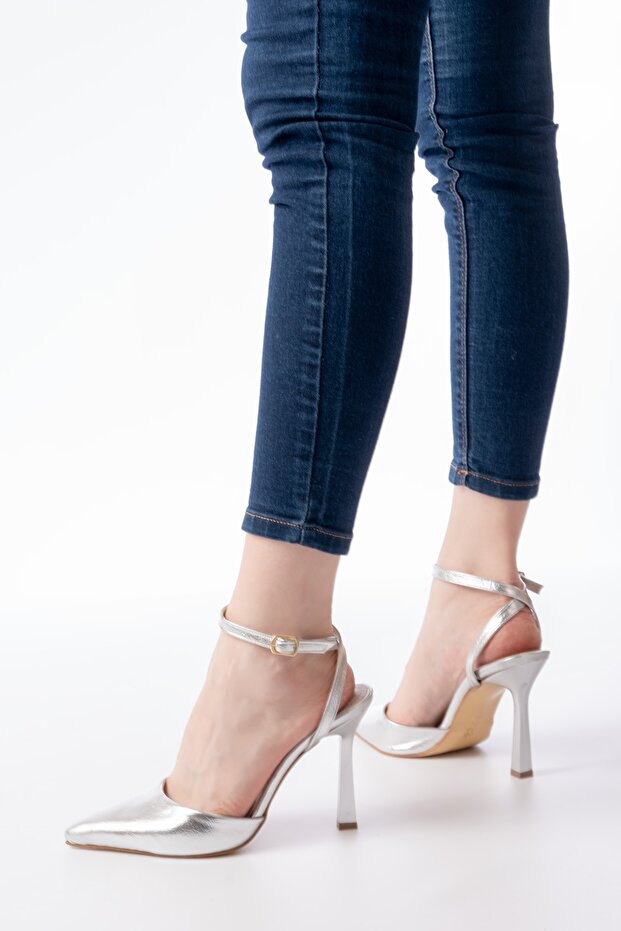 Berta Silver Lame (10 cm Heel Length) Pointed Toe Heeled Shoes