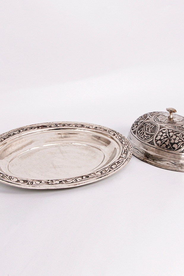 Copper Embroidered Presentation Plate with Lid (Small Size)