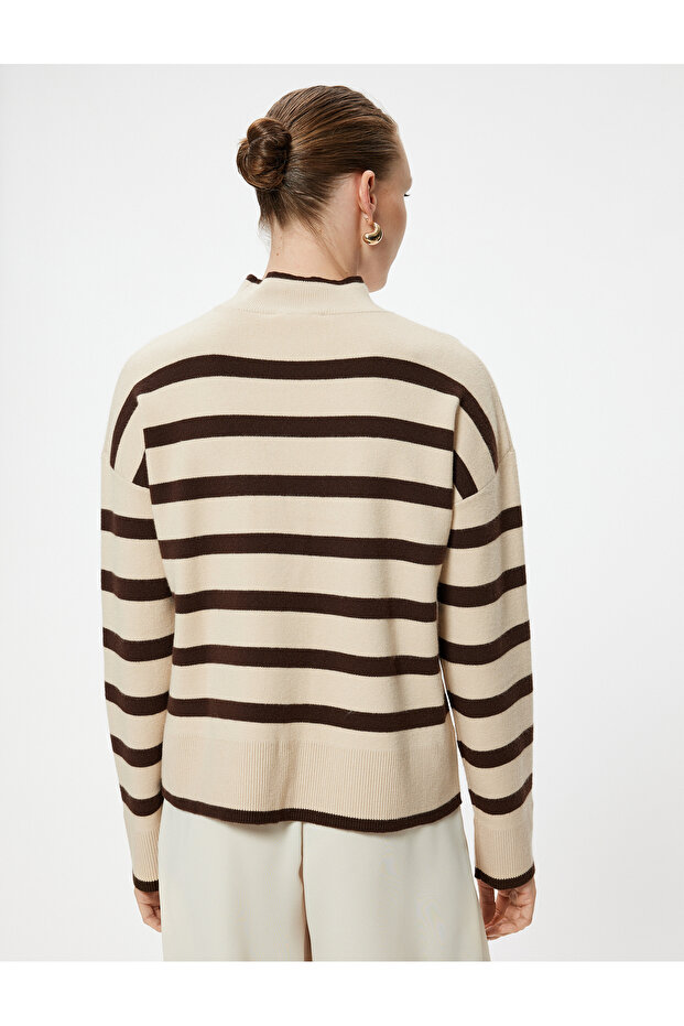 Rollkragen-Strickpullover mit langen Ärmeln - 4