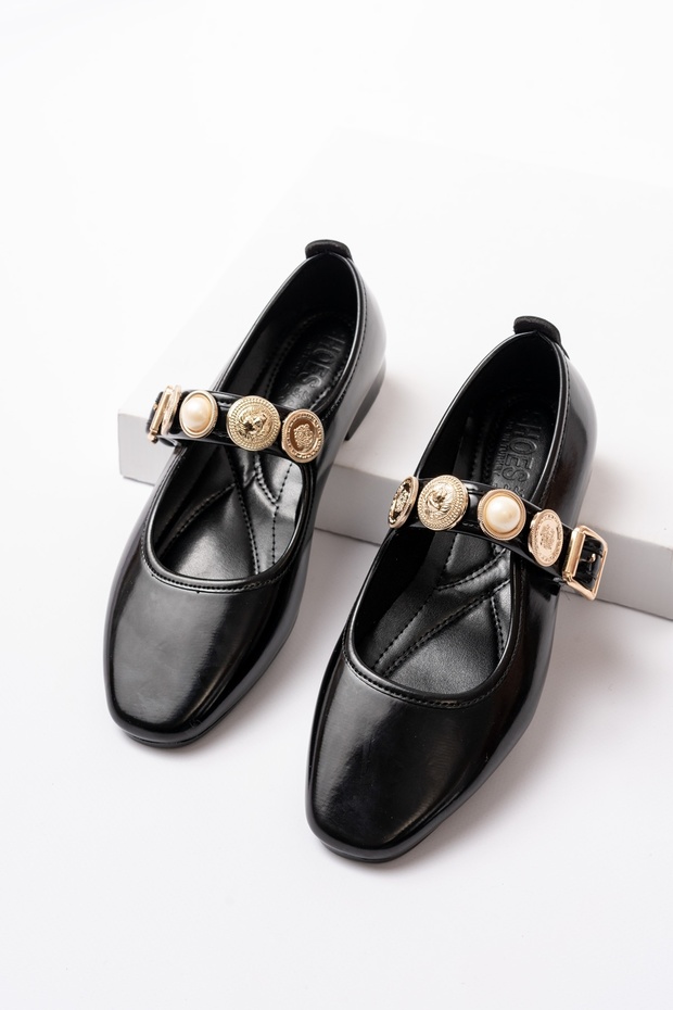 Duyra Black Patent Leather Bareti Accessorized (1 cm Heeled) Round Toe Babet with Bareti