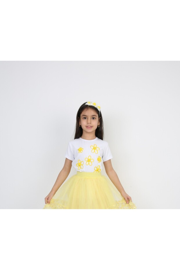Yellow Daisy Patterned Girl's T-Shirt April 23 October 29 November 10 May 19 Show Clothes