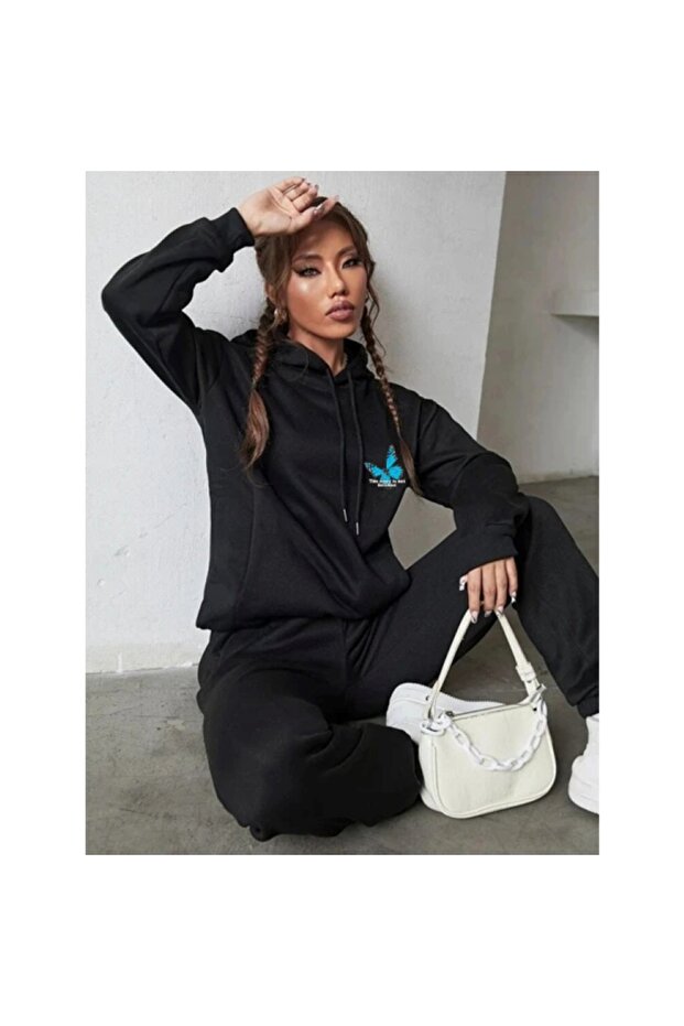 بدلة رياضية سوداء كبيرة الحجم - 1