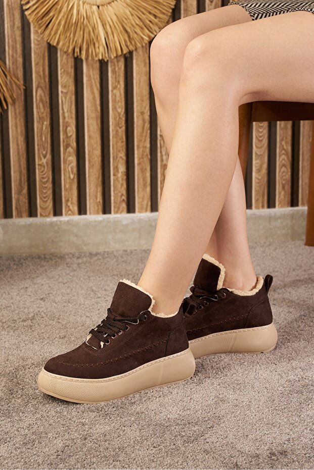Günlük Kadın Kahve Bot Bağcıklı Yüksek Kalın Tabanlı Kürklü Oval Burunlu Süet Hafif Bootie 1701 - 2