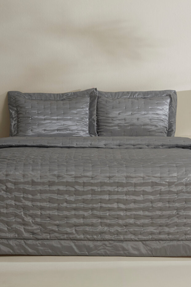Gray Double Bedspread - 1