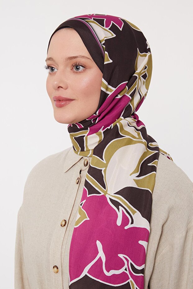 شال ملكي بنمط أوراق الشجر باللون الأخضر الزيتي - 1