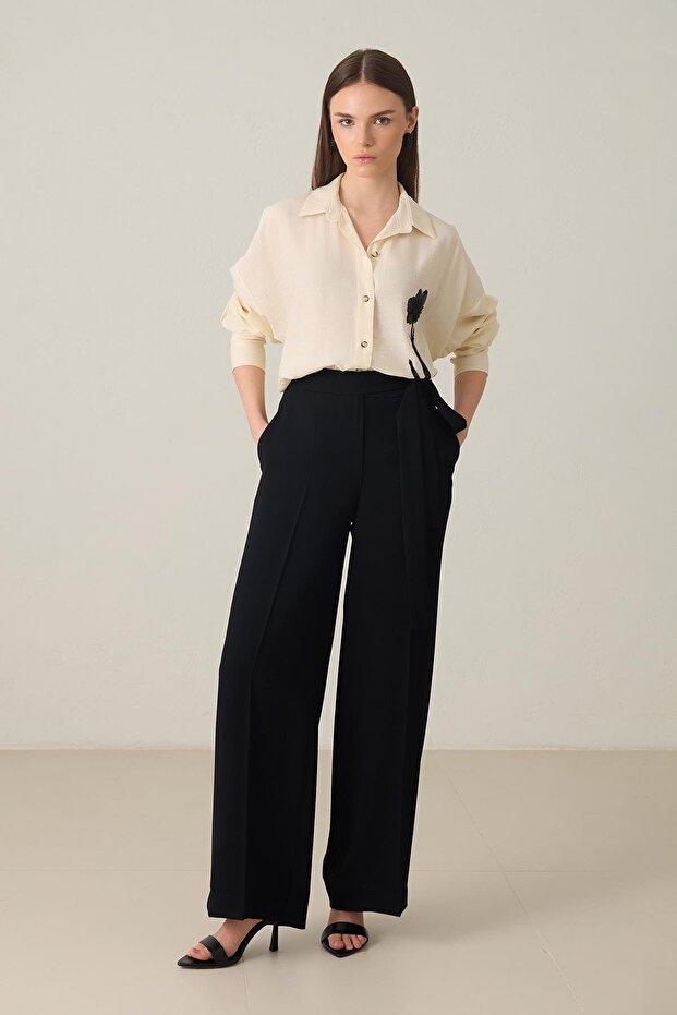 Black Waist Tie Detailed Pocketed Relaxed Fit Trousers