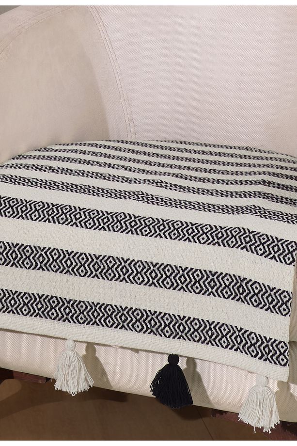 Liva Ponponlu Siyah Berjer 2 Adet Tekli Koltuk Örtüsü 115x90 Cm Berjer Şalı Püsküllü - 4