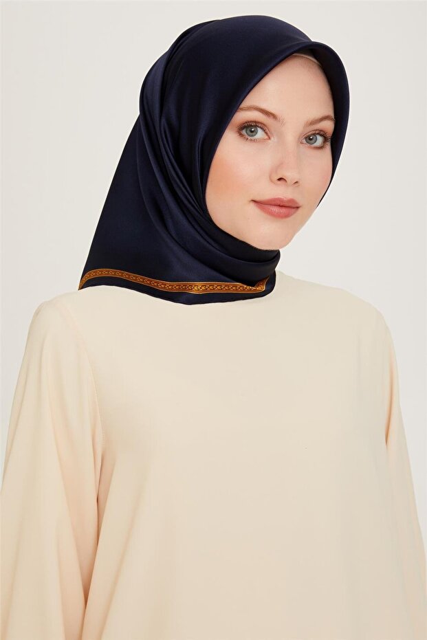 وشاح كلاسيكي منقوش تويل بيور حرير 9261D 07 01
