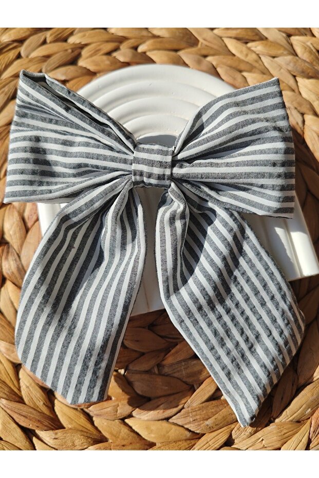 Automatic Bow Buckle - Striped and Tailed Accessory