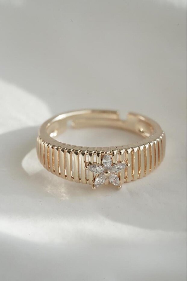 Adjustable Flower Detailed Ring - 4