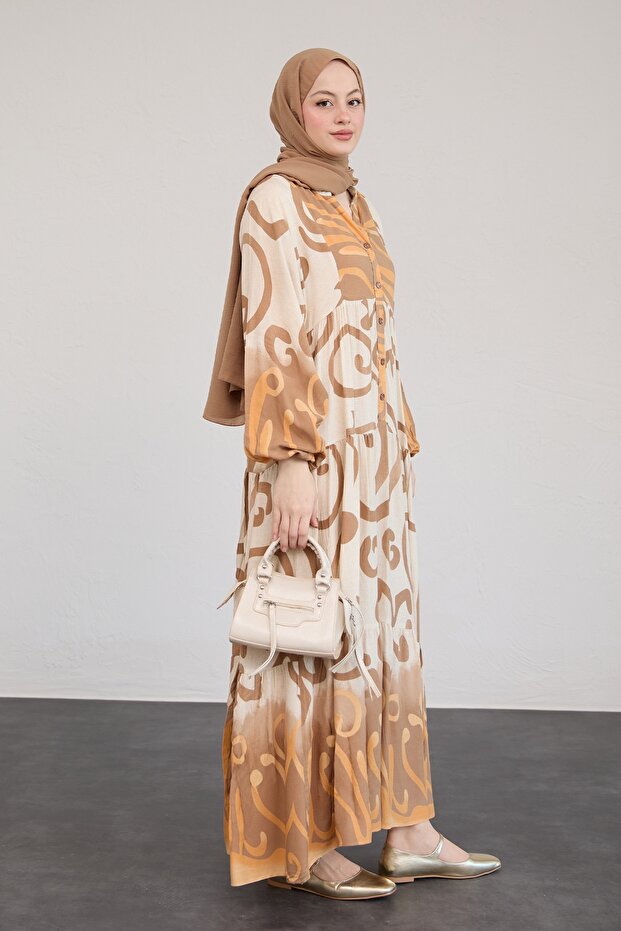 فستان بني فيسكوز منقوش بفتحة أمامية - 3