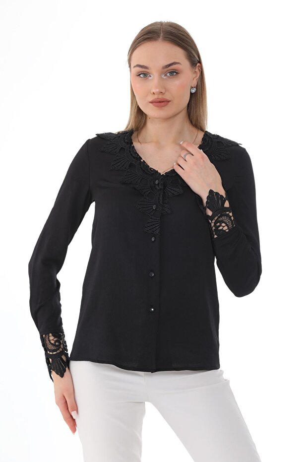 Plus Size Women's V-Neck Lace Garnished Shirt G0029