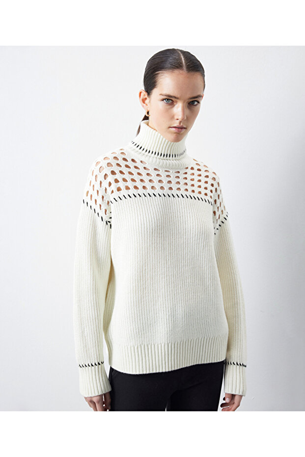 Rollkragenpullover mit Cut-outs - 1