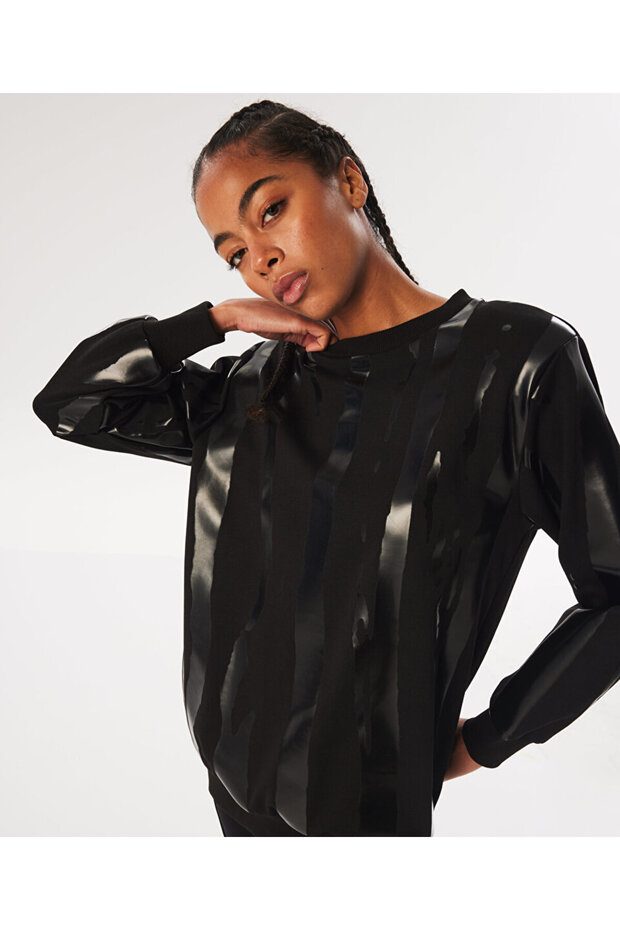 Shiny Patterned Sweatshirt