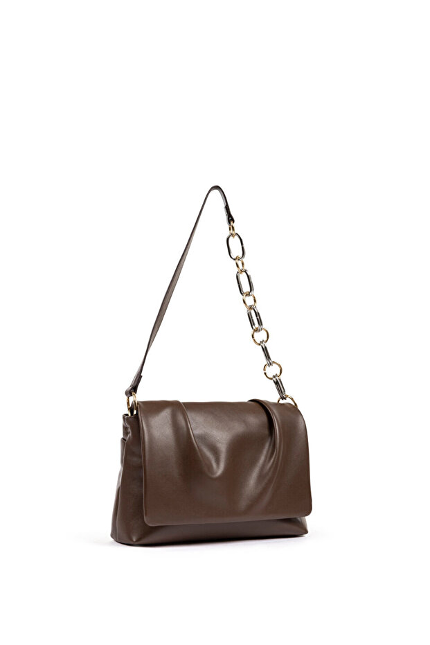 Flap bag with chain strap