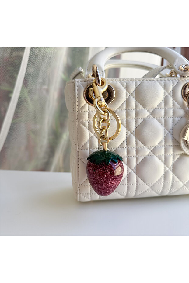 ملحق حقيبة الفراولة - 1