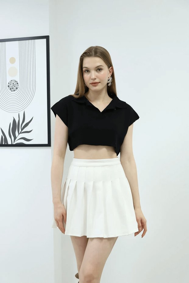 Collared Buttoned Short Sweater