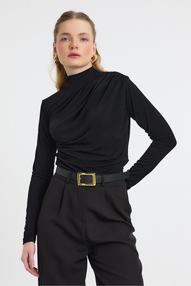 20059 بلوزة رملية سوداء - تفاصيل الرباط - 1