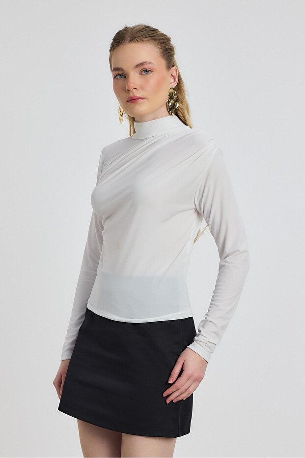 20059 بلوزة رملية - بيضاء، تفاصيل برباط - 3