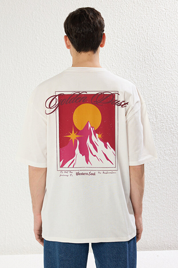 Ekru Oversize/Geniş Kesim Dağ Sırt Baskılı %100 Pamuk T-Shirt TMNSS25TS00191 - 5