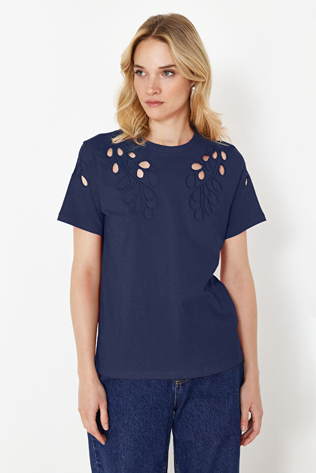 Lacivert Brode Nakışlı Basic/Regular Kalıp Örme T-Shirt TWOSS24TS00069 - 1