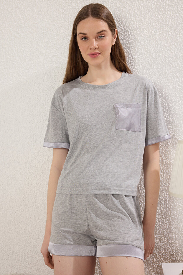 Gri Melanj Cepli Saten Manşetli Viskon Şortlu Örme Pijama Takımı THMSS25PT00330 - 2