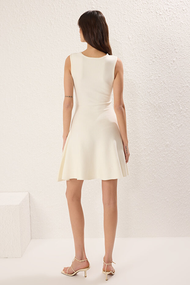 Ekru Mini Bisiklet Yaka Peplum Triko Elbise TWOSS25EL00309 - 5