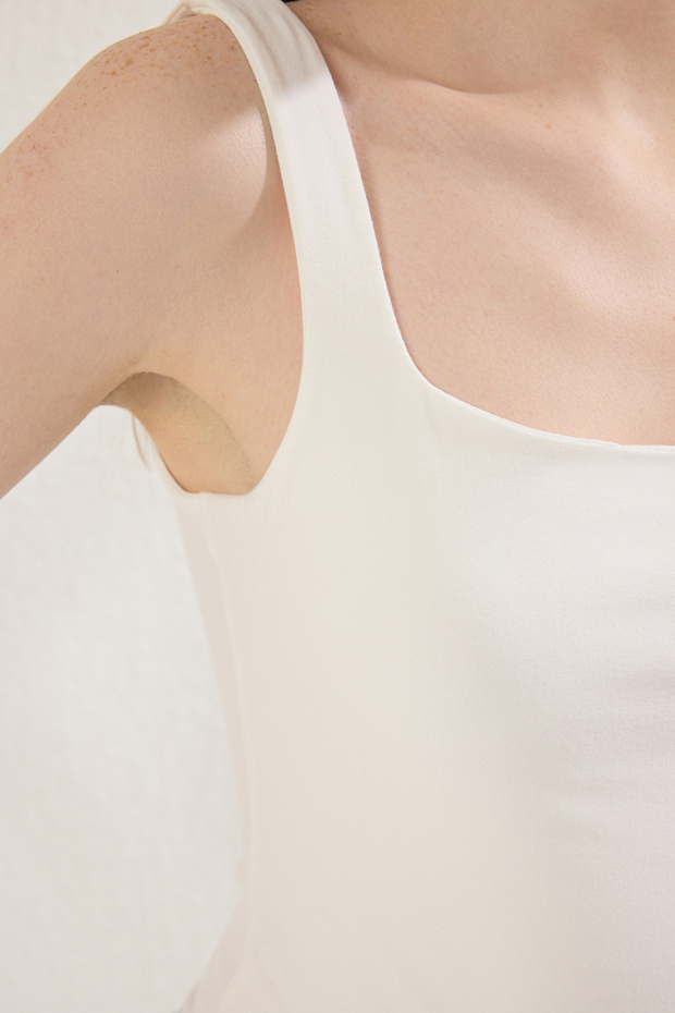 Ekru Kare Yaka Fitted/Vücuda Oturan Soft Touch/Yumuşak Çıtçıtlı Esnek Örme Body TWOSS24BD00001 - 3