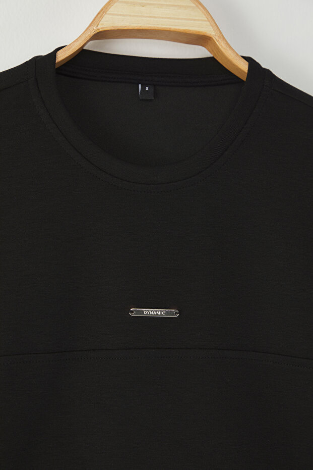 Siyah Oversize/Geniş Kesim Metal Etiket Detaylı İnterlok T-Shirt - 7