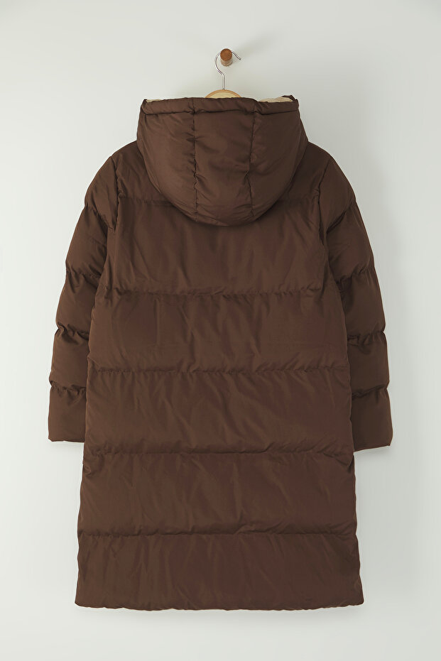 Ciemnobrązowo-ecru dwustronna kurtka puchowa z kapturem, wodoodporna, długa, regularna, z kapturem TWOAW23MO00052 - 14