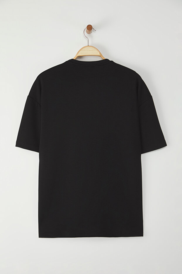 Siyah Oversize/Geniş Kesim Metal Etiket Detaylı İnterlok T-Shirt - 9