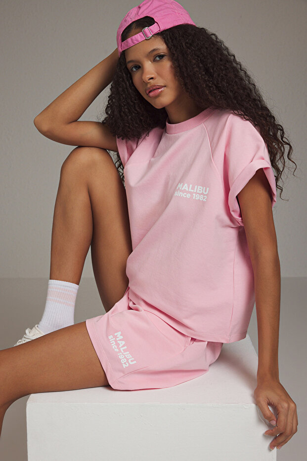 Pembe Relaxed/Rahat Kalıp Slogan Baskılı T-shirt-Şort Örme Alt-Üst Takım TWOSS25AU00104 - 2