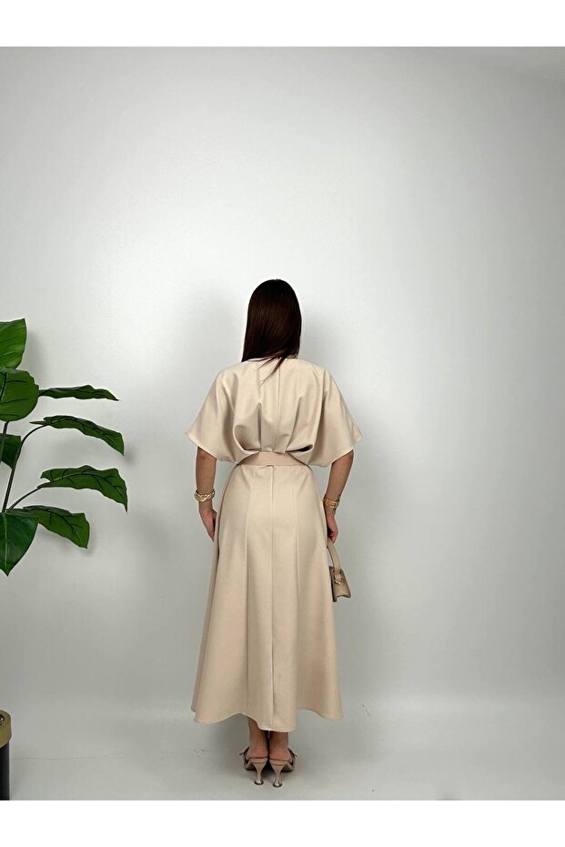 Detailní šaty s páskem - 4