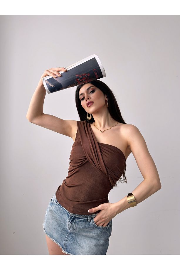 Kadın Tek Omuz Drape Detaylı Bluz Kahve - 4