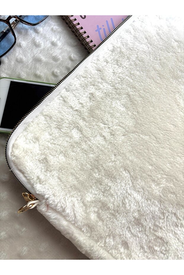 Toscase White Plush MacBook Bag - 13-13.3-14 Inch - 7