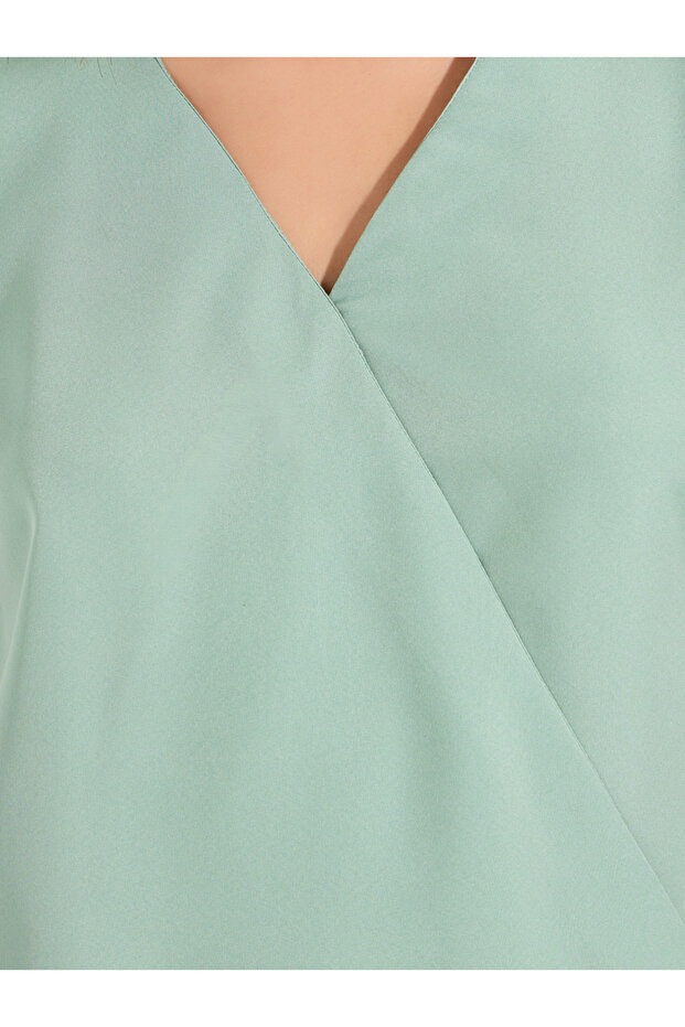 بلوزة ملفوفة سادة بأكمام قصيرة - 3