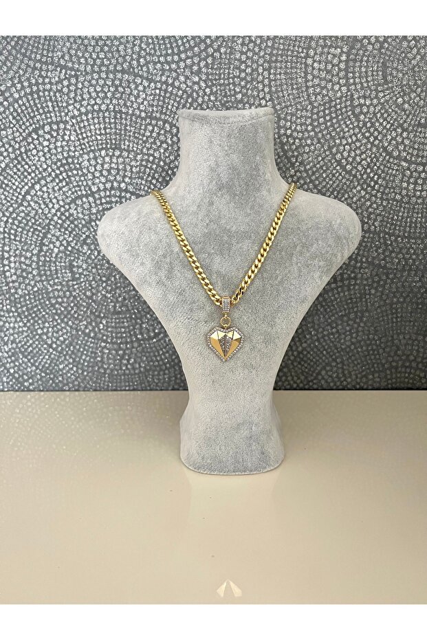 Çağla Şikel Ema Model Zircon Stone Heart Charm Necklace