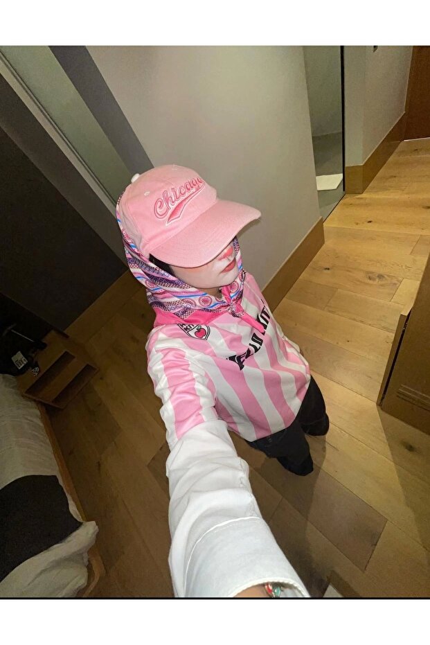 Pembe Kitty Forma V Yaka - 4