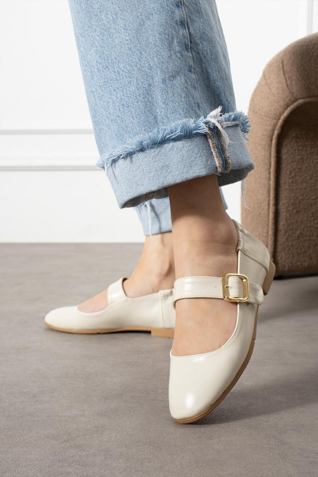 Hanna Women's Ballerina Flats with Straps and Buckle in Beige Leather