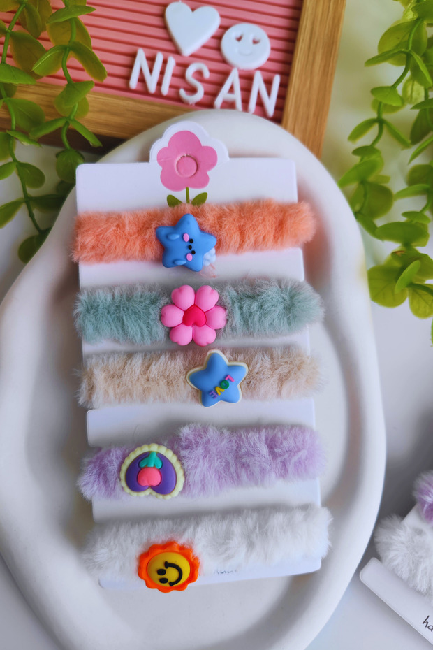 Floral Detailed 5-Piece Plush Rubber Buckle Set